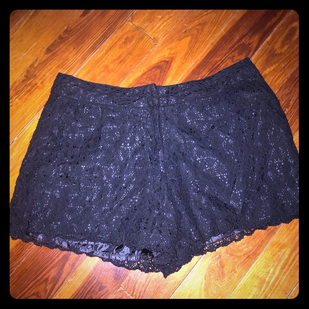 Sans Souchi shorts